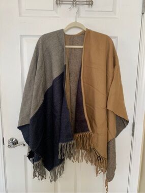 Uniqlo 2-Way Shawl Poncho